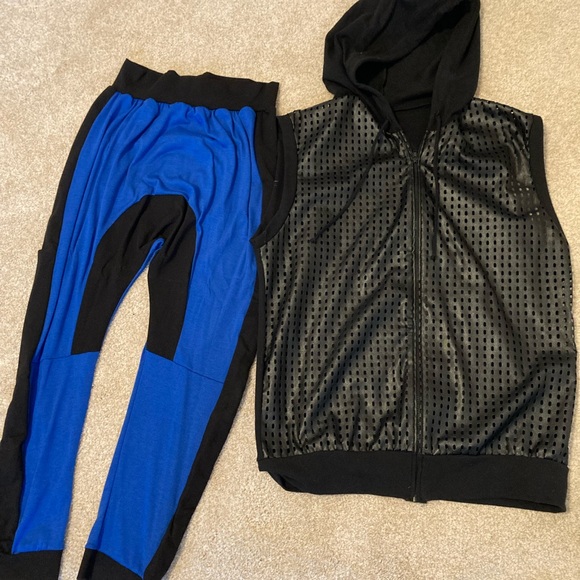 Cool funky hip hop style outfit. Also street tap.  Adult Medium. - Picture 2 of 6